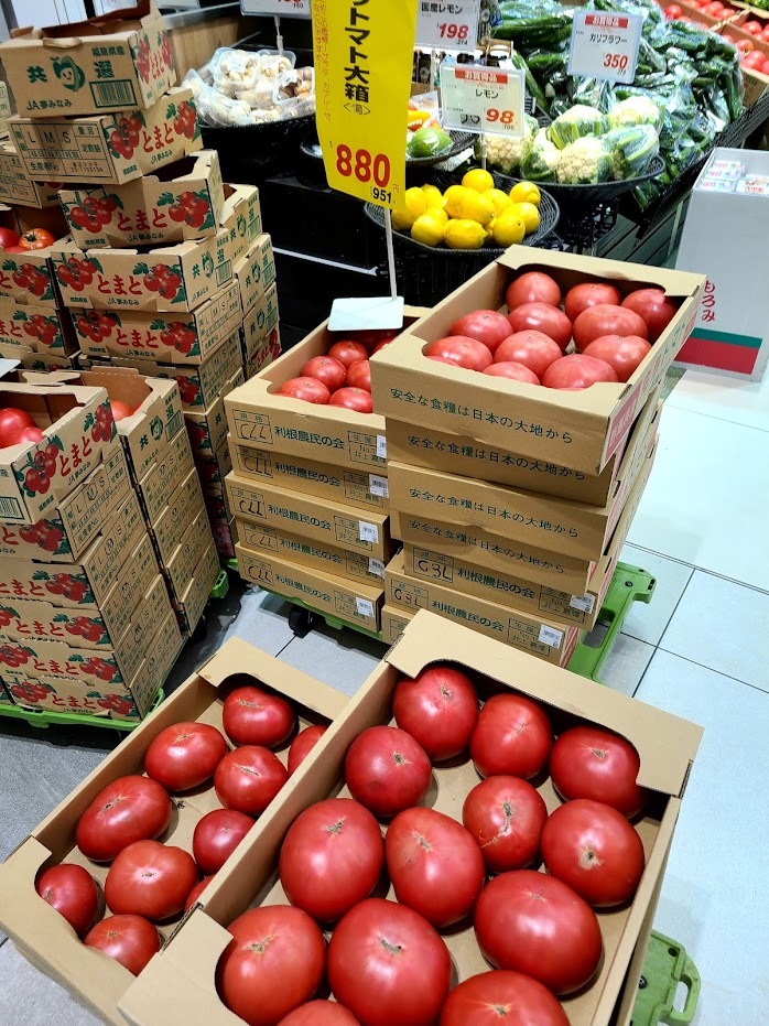 箱売りトマト (2)