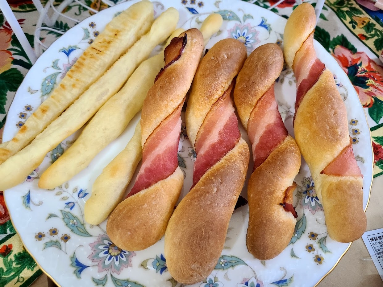イタリアで食べた細ながいフランスパンみたいなもの (3)