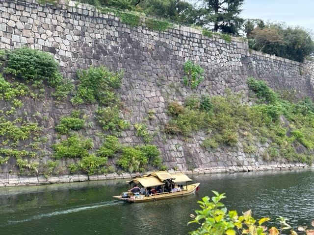 堀と観光船