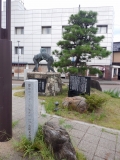 JR羽咋駅　ロータリー北の島のモニュメント群