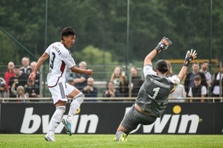 Oberneuland 0-[3] Nürnberg - Daichi Hayashi goal