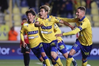 What a thrilling final phase! Hashioka gives STVV the full spoils with a goal in the final second
