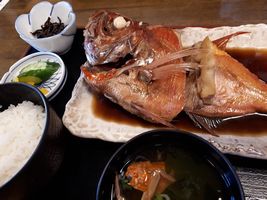 【写真】鴨川・食事処池田の“金目鯛煮付け定食”