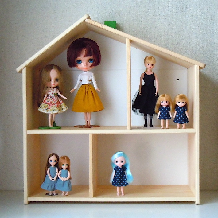 IKEA フリサット「ドールハウス型シェルフ」 | 人形衣装館