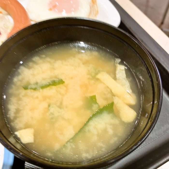 【モーニング】松屋＠上野（ソーセージエッグ定食）_味噌汁