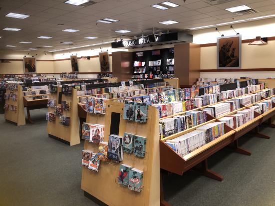 アメリカ人「日本の漫画？いいね、最高だ！！」 → アメリカの本屋、漫画のスペースが巨大になりアメコミは隅へ追いやられる