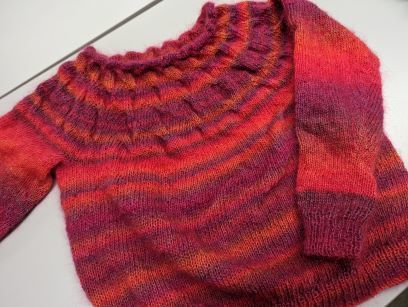 杉山さんネックから編むセーターセーター
