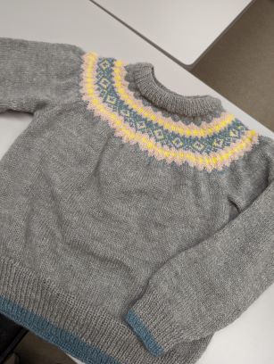 杉山さん編み込みセーター